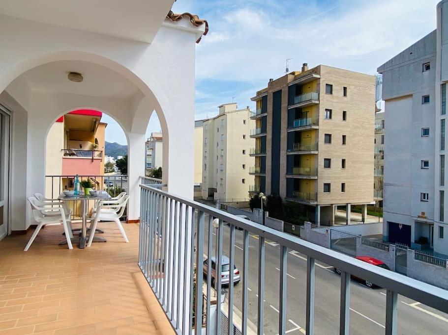 Apartamentos Aquarium Росас Экстерьер фото